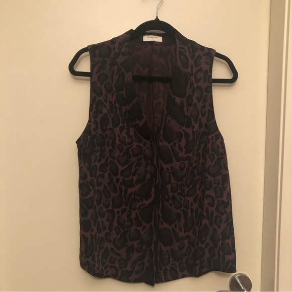 **nwot** Aritzia Babaton Sleeveless Power Blouse NWT Babaton - Picture 3 of 7